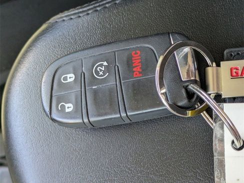 Used 2020 Jeep Renegade Altitude image 28