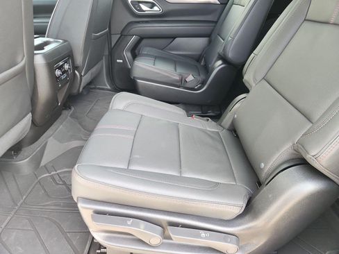 Used 2024 Chevrolet Suburban RST w/ Luxury Package AWD/4WD image 3