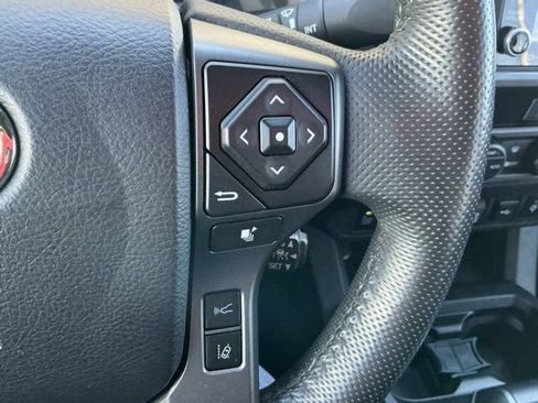 Used 2022 Toyota Tacoma TRD Off-Road w/ Technology Package image 28