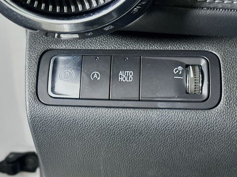 Used 2025 Chevrolet Equinox LT image 16