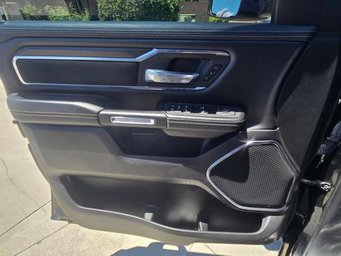 Used 2025 RAM 1500 Laramie AWD/4WD image 19