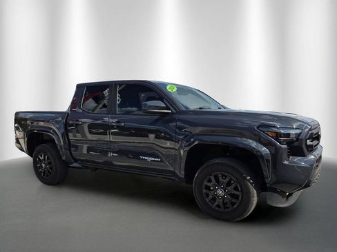 Used 2025 Toyota Tacoma SR5 AWD/4WD image 2