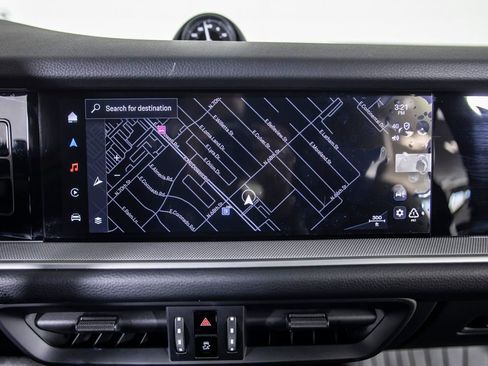 Used 2024 Porsche Cayenne Coupe image 36