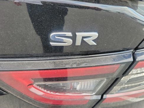 Used 2022 Nissan Maxima SR w/ Sport Mat Group FWD image 4