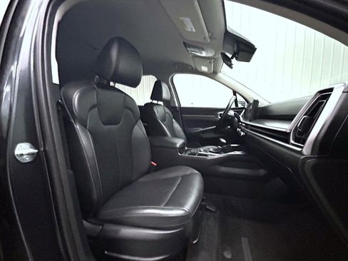 Used 2024 Kia Sorento S image 15