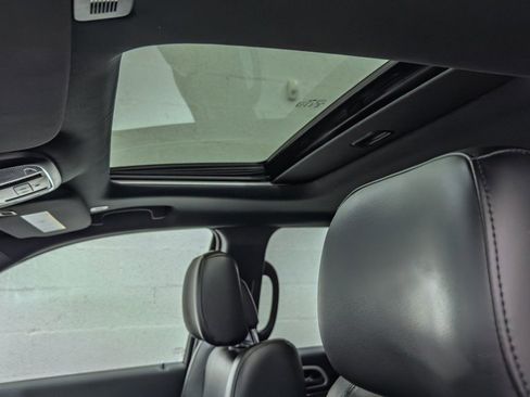 Used 2021 Jeep Grand Cherokee Limited image 16