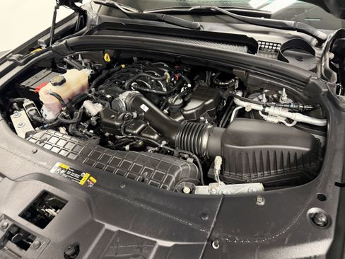 Used 2023 Jeep Grand Cherokee Laredo image 33