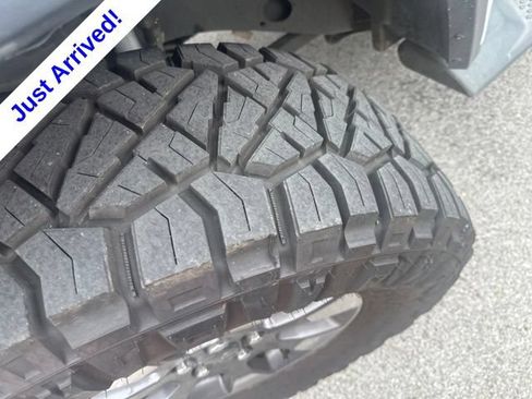 Used 2018 Jeep Wrangler Unlimited Sahara AWD/4WD image 9
