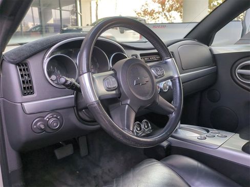 Used 2005 Chevrolet SSR Base w/ Preferred Equipment Group image 12
