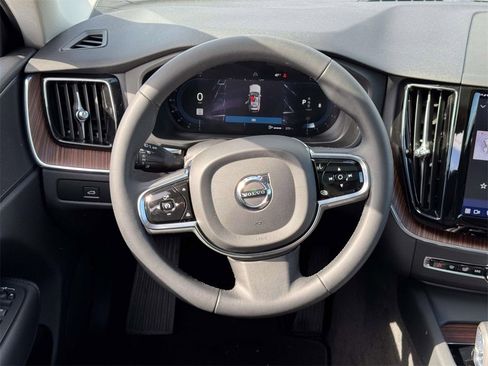 Certified 2023 Volvo XC60 B5 Plus image 12