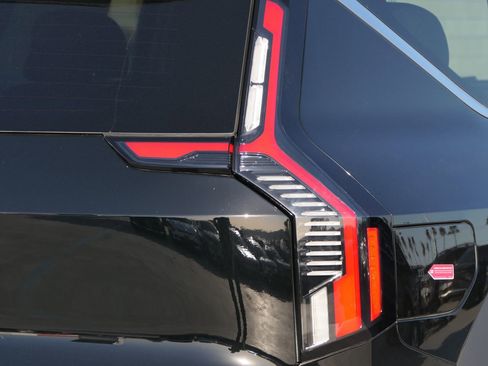 New 2026 Kia EV9 Wind AWD/4WD image 4