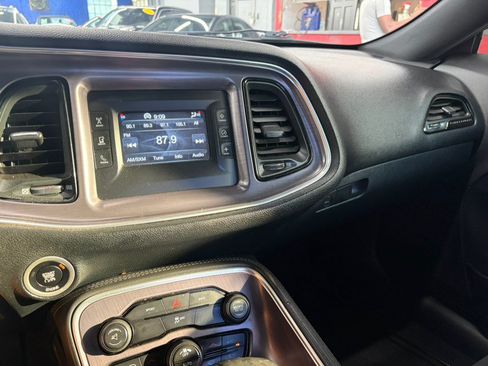 Used 2015 Dodge Challenger SXT RWD image 16
