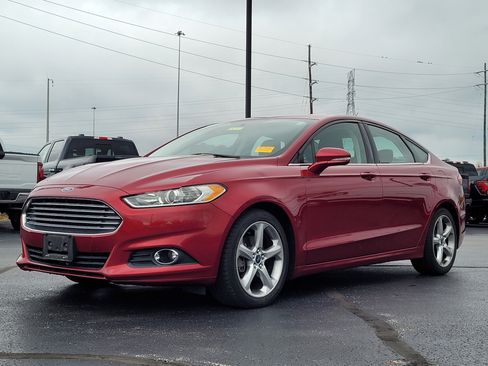 Used 2015 Ford Fusion SE w/ Equipment Group 201A FWD image 8