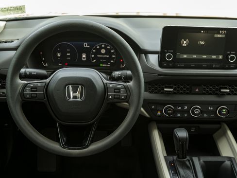 Used 2024 Honda Accord EX image 19
