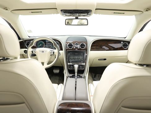 Used 2018 Bentley Flying Spur V8 AWD/4WD image 32