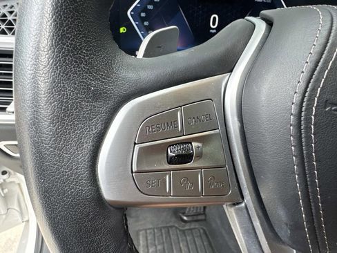 Used 2023 BMW X7 xDrive40i w/ Premium Package image 25