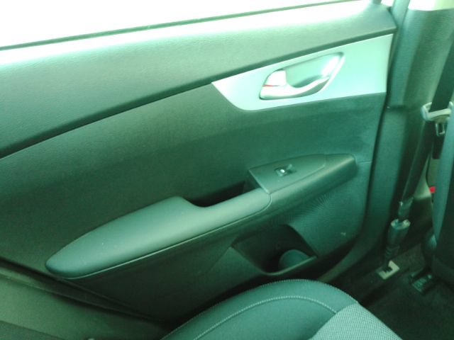 Used 2024 Kia Forte LXS w/ LXS Technology Package FWD image 27