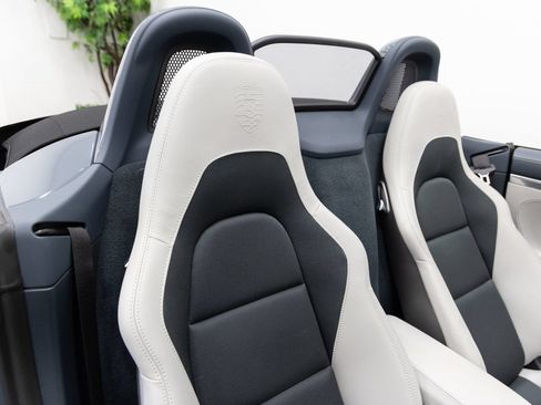 Used 2018 Porsche 718 Boxster S RWD image 21