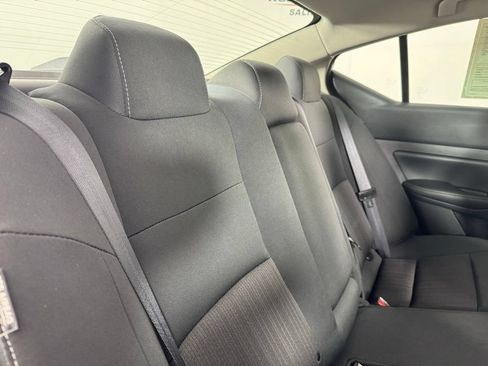 Used 2025 Nissan Altima 2.5 SV FWD image 29