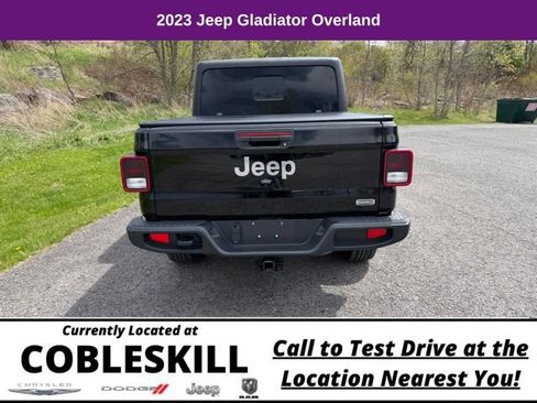 Used 2023 Jeep Gladiator Overland AWD/4WD image 5
