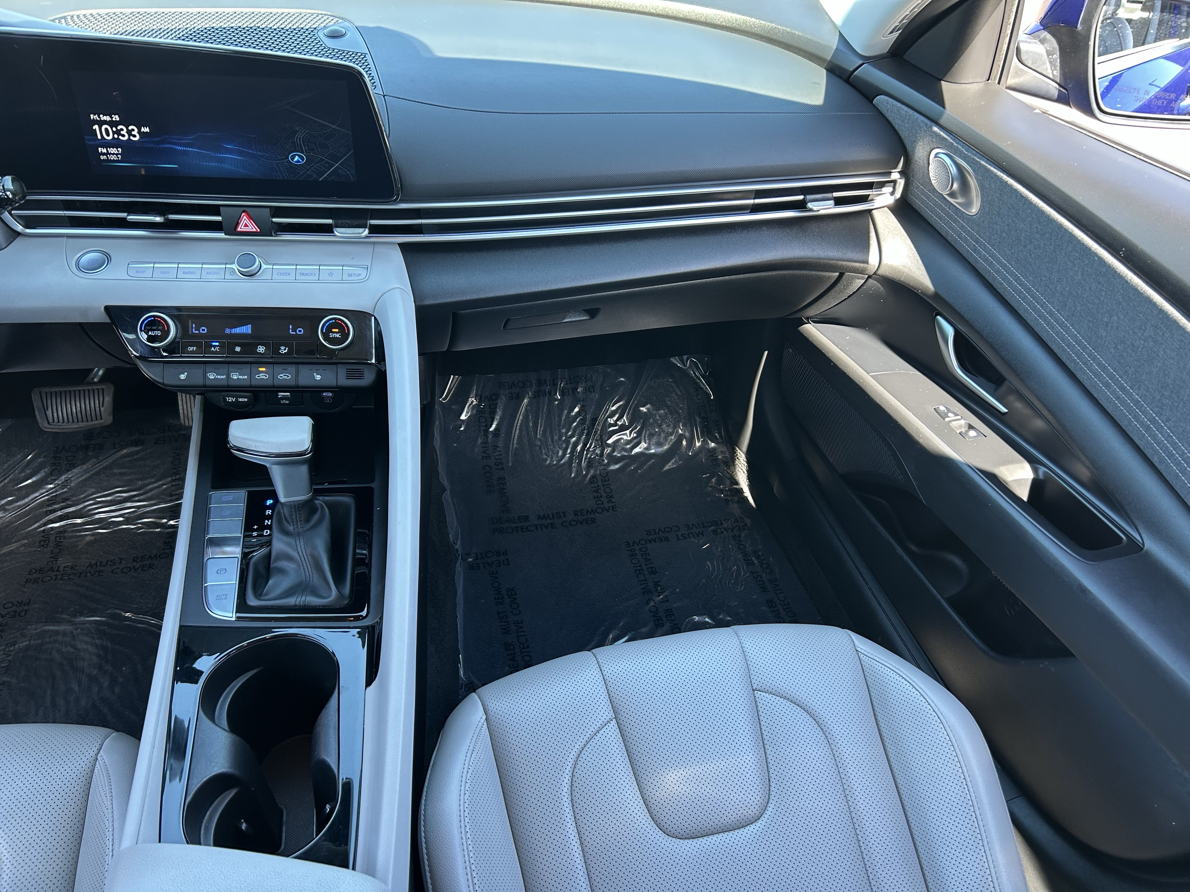 Used 2025 Hyundai Elantra Limited FWD image 15