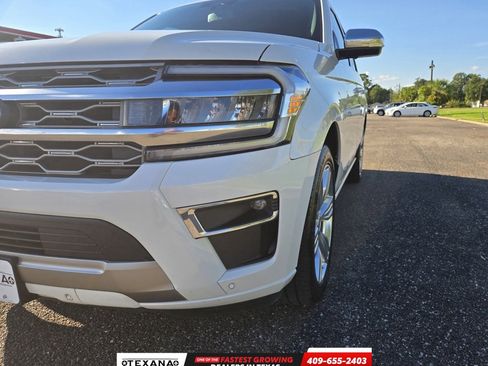 Used 2023 Ford Expedition Platinum image 10