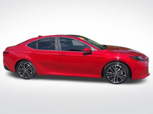 Used 2025 Toyota Camry XLE FWD image 4