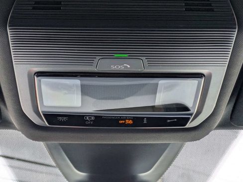Certified 2024 Volkswagen Atlas Cross Sport SE FWD image 24