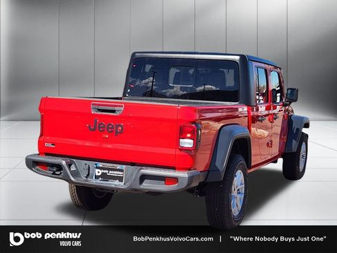 Used 2023 Jeep Gladiator Sport image 25