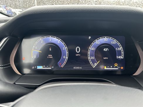 Used 2023 Jeep Grand Cherokee Laredo image 11