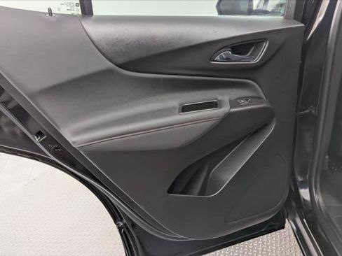 Used 2022 Chevrolet Equinox RS FWD image 16