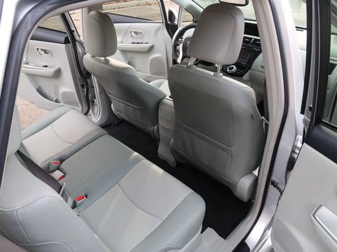 Used 2012 Toyota Prius V Five FWD image 11
