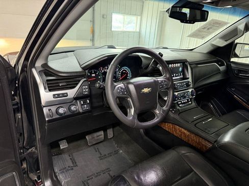 Used 2017 Chevrolet Suburban Premier AWD/4WD image 16