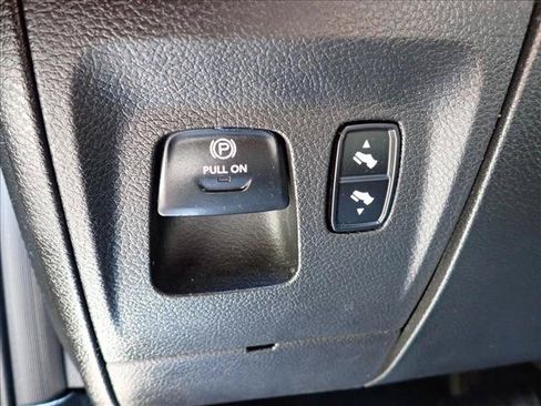 Used 2019 RAM 1500 Laramie AWD/4WD image 17