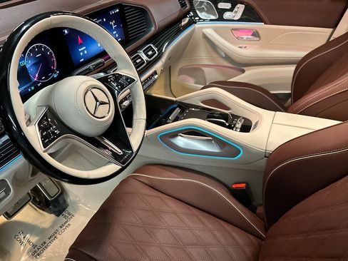 New 2026 Mercedes-Benz Maybach GLS 600 4MATIC image 4
