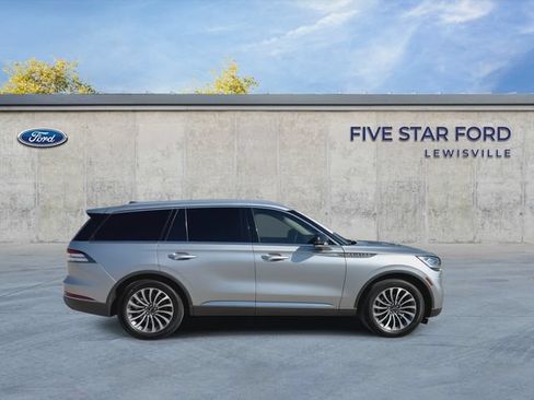 Used 2024 Lincoln Aviator 2WD w/ Premium Package image 9