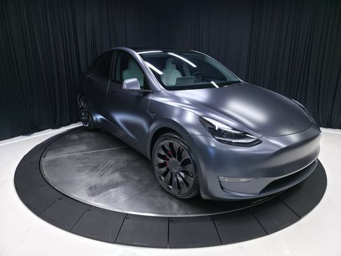 Used 2022 Tesla Model Y Performance AWD/4WD image 15