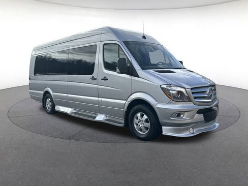 Used 2017 Mercedes-Benz Sprinter 2500 image 8