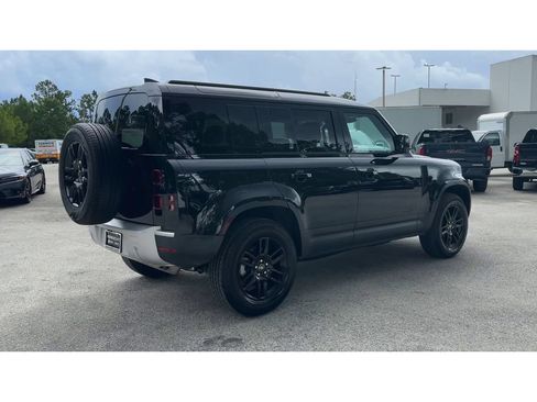 Used 2025 Land Rover Defender 110 S AWD/4WD image 8