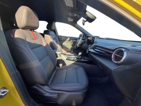 Used 2024 Chevrolet Trax RS w/ Driver Confidence Package image 14