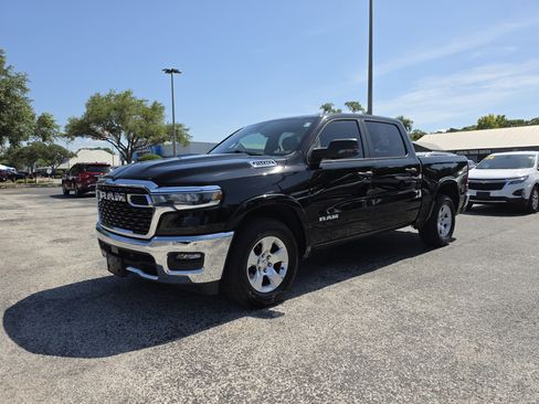Used 2025 RAM 1500 Big Horn AWD/4WD image 10