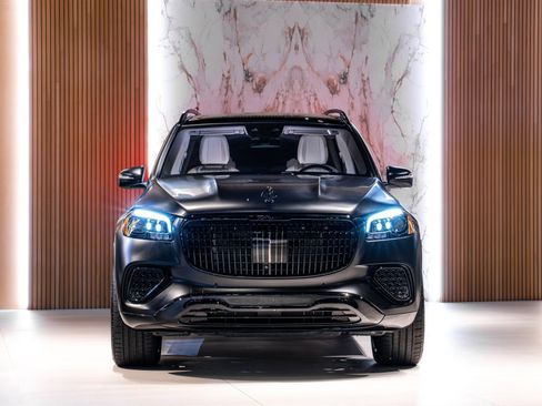 Used 2024 Mercedes-Benz Maybach GLS 600 4MATIC image 2