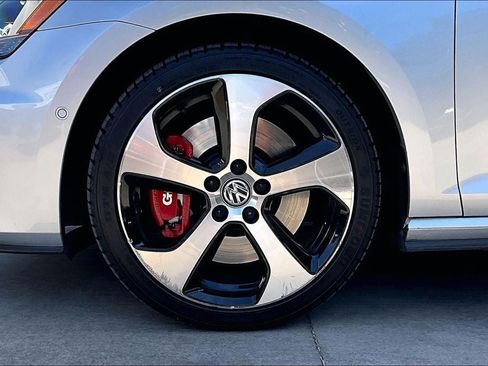 Used 2016 Volkswagen GTI SE w/ Driver Assistance Package FWD image 8