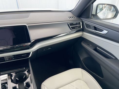 New 2026 Volkswagen Atlas Cross Sport SEL Premium R-Line image 39