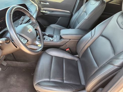 Certified 2025 Cadillac XT4 Premium Luxury image 13