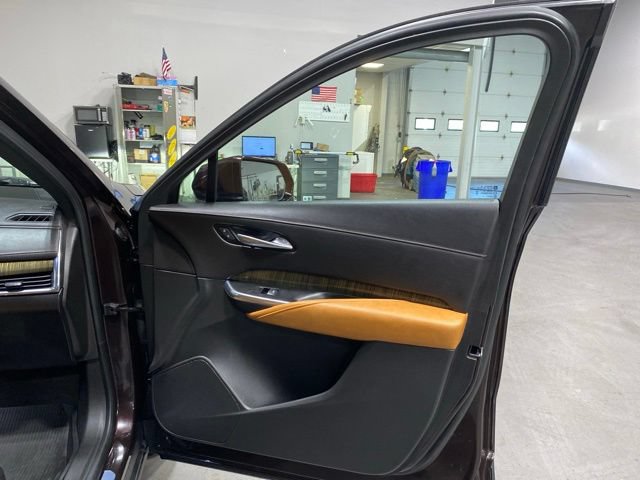 Used 2020 Cadillac XT4 Premium Luxury w/ Enhanced Visibility Package AWD/4WD image 29