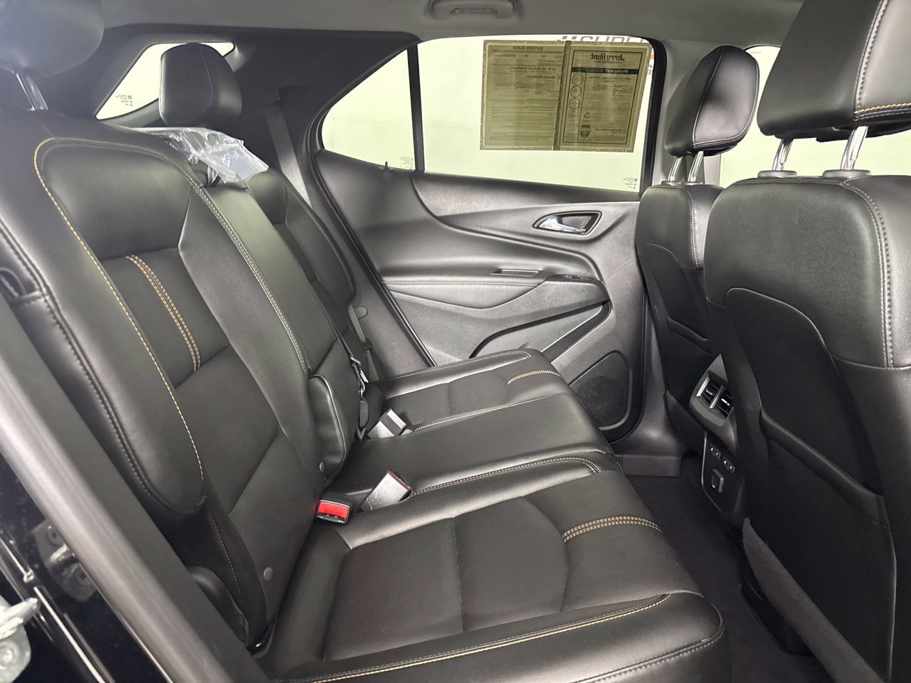 Used 2023 Chevrolet Equinox Premier AWD/4WD image 30