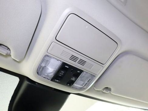 Used 2025 Honda Odyssey EX-L image 27