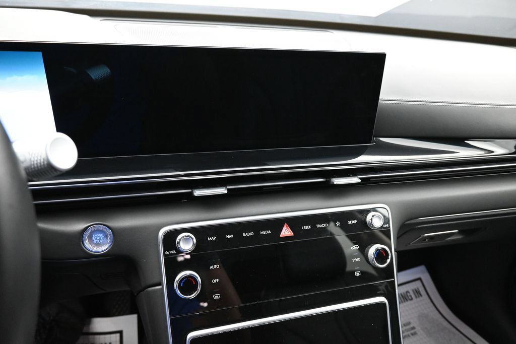 Used 2025 Genesis GV80 2.5T Standard AWD/4WD image 14