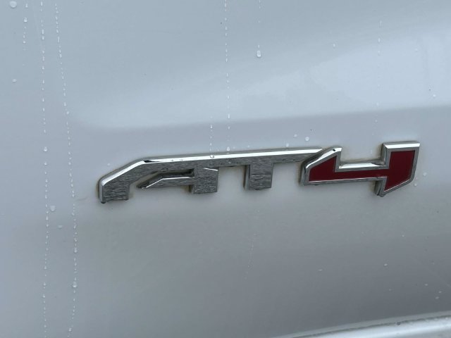Used 2024 GMC Sierra 1500 AT4 w/ Technology Package AWD/4WD image 10